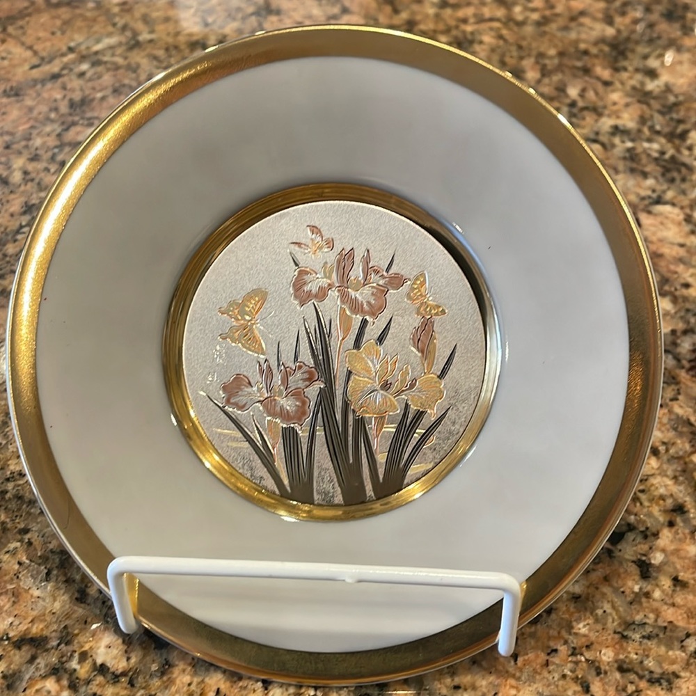 The Art of Chokin 6 inch collector plate 24 Karat Gold floral with butterflies